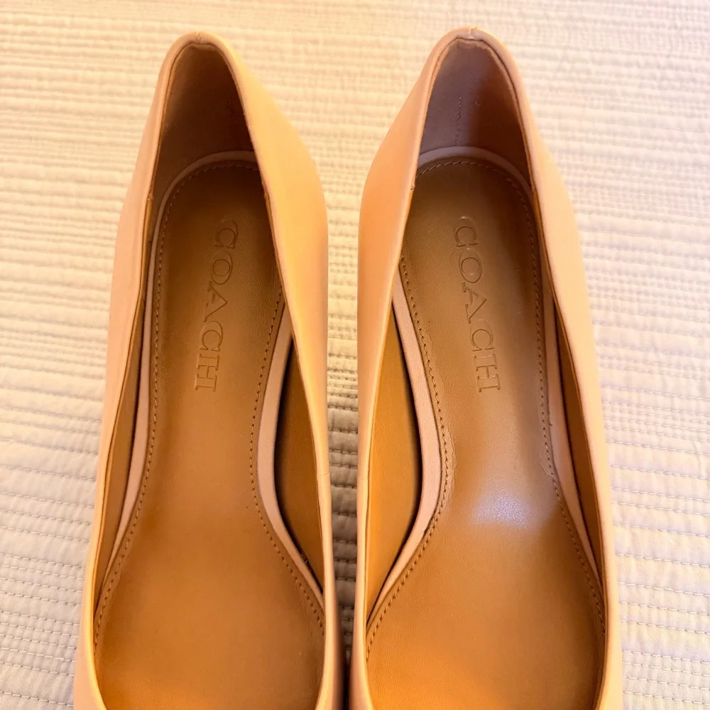 Coach Women's Waverly Tan Leather Pointed Toe Turnlock Kitten Heel Pumps Size 7B